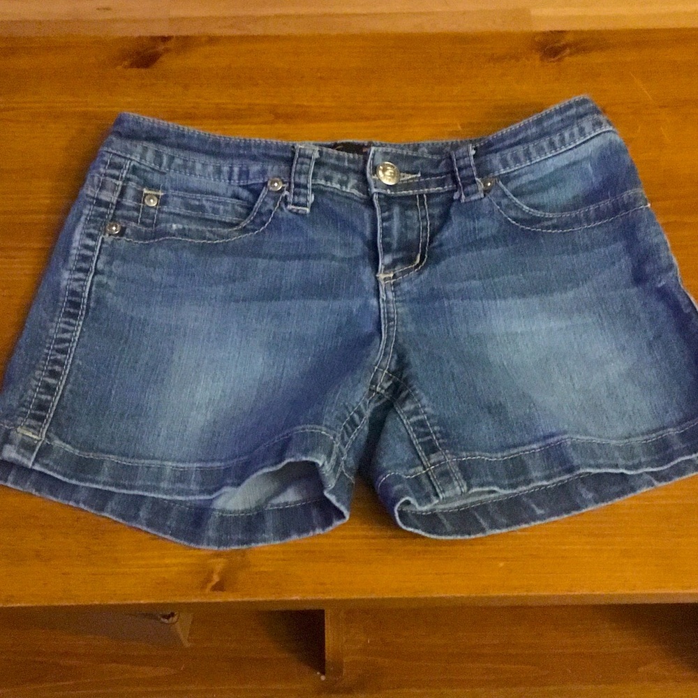 Seven 7 Medium Wash Blue Jean Shorts Sz 4